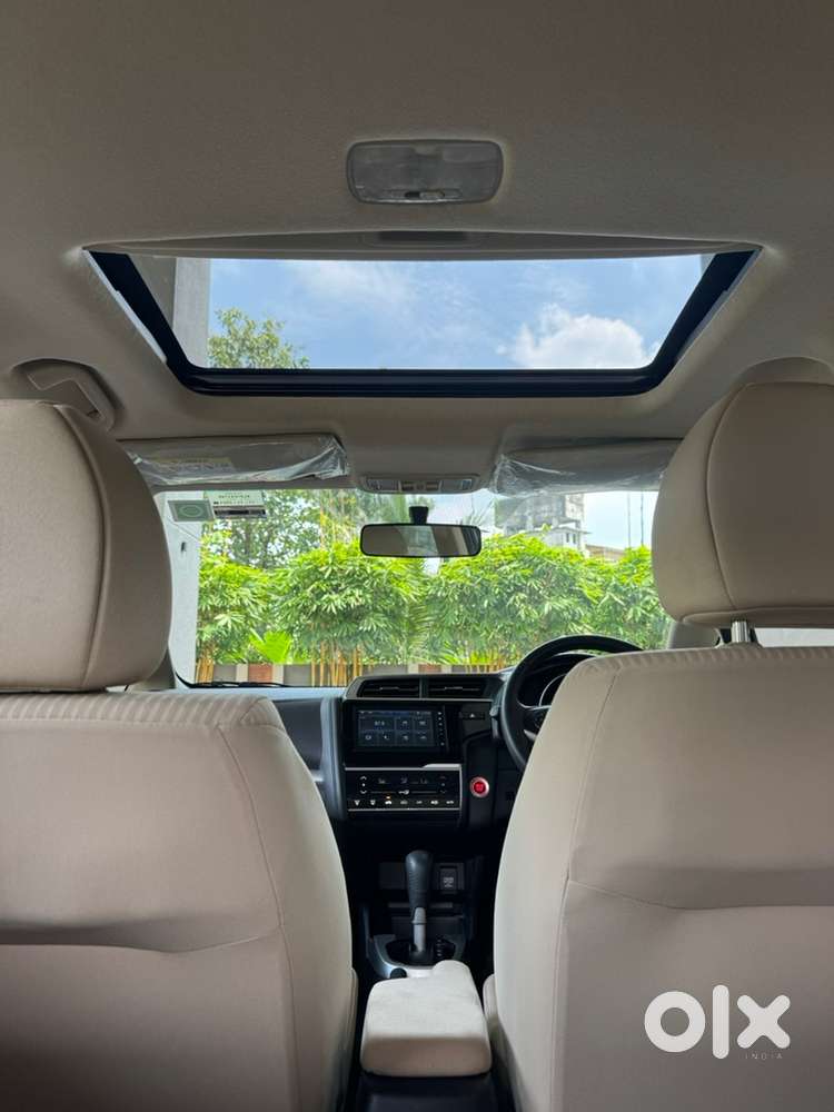 Honda Jazz. Automatic. 5000km. Top Variant.