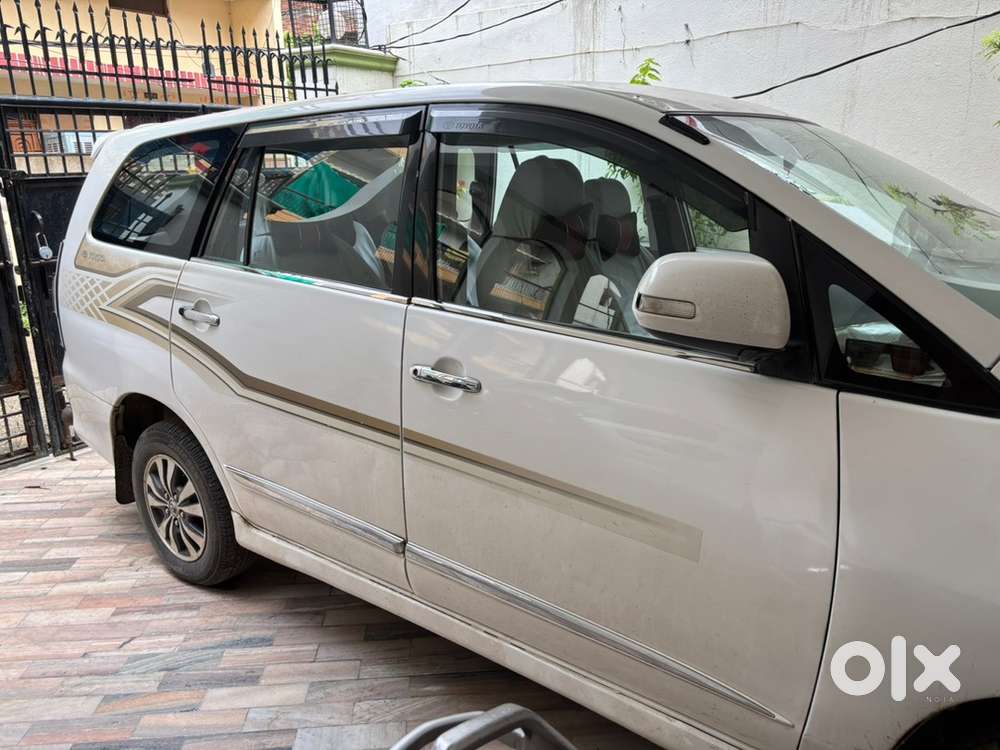 Toyota Innova 2016 Diesel Well Maintained
