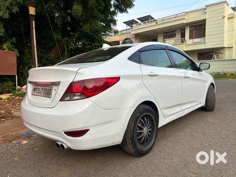Hyundai Verna Fluidic 1.6 Crdi Sx, 2011, Diesel