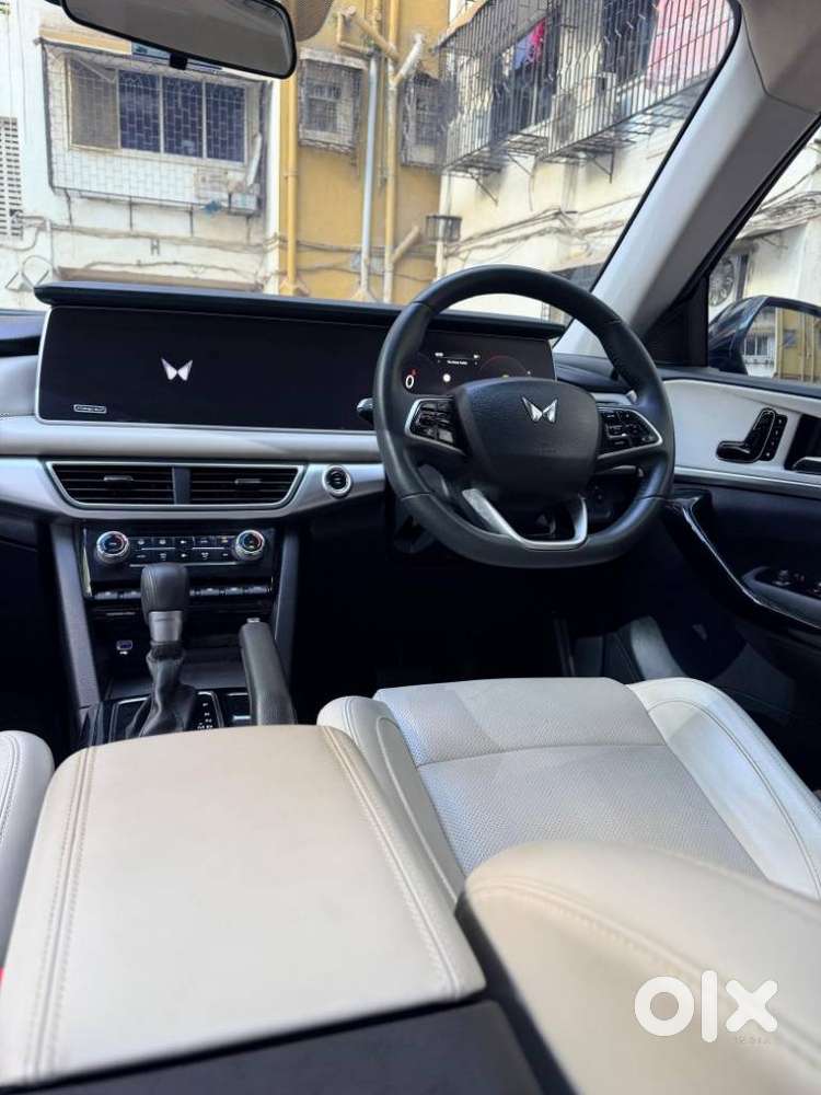 Mahindra Xuv700 2.2 Ax 7 Diesel At Luxury Pack Str, 2023, Diesel