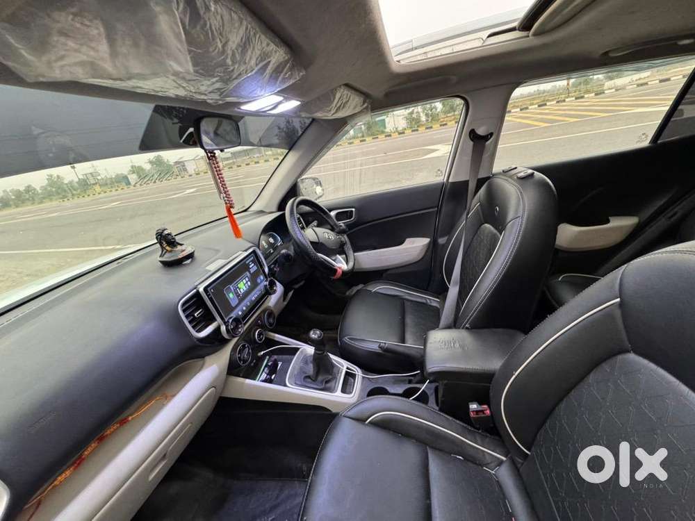 Hyundai Venue 2024 Petrol 20000 Km Driven