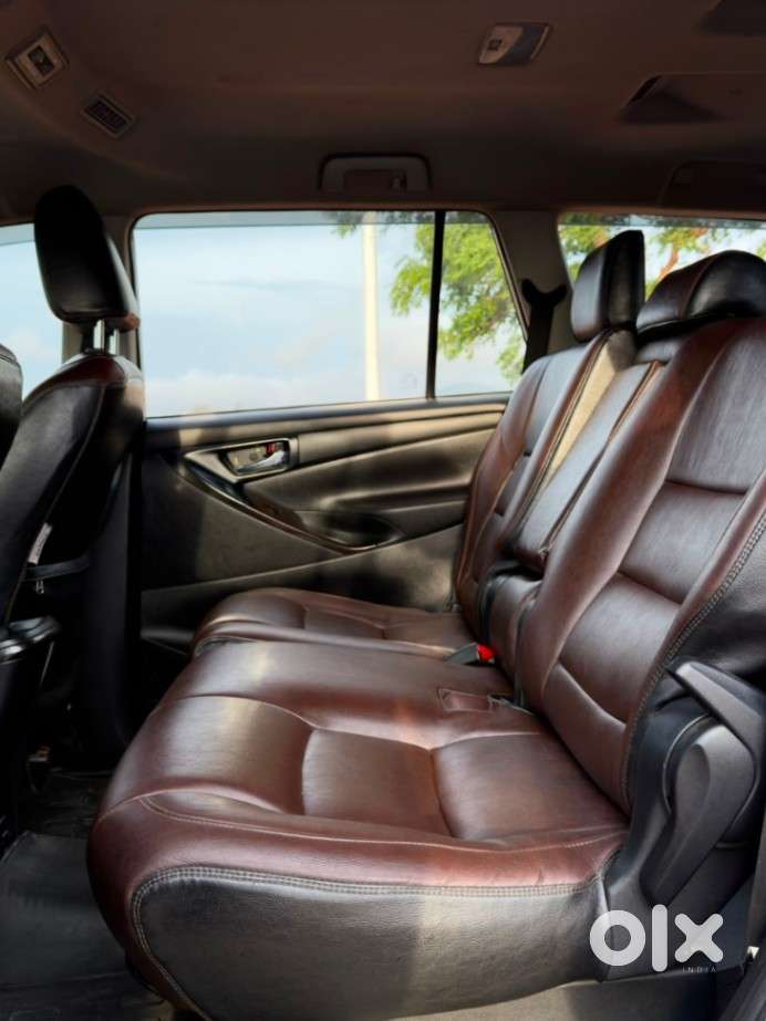 Toyota Innova Crysta [2020-ongoing] 2.4 Gx 8 Str, 2023, Diesel