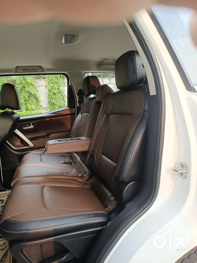 Mahindra Scorpio N Z8 Petrol Mt 7 Str, 2024, Petrol