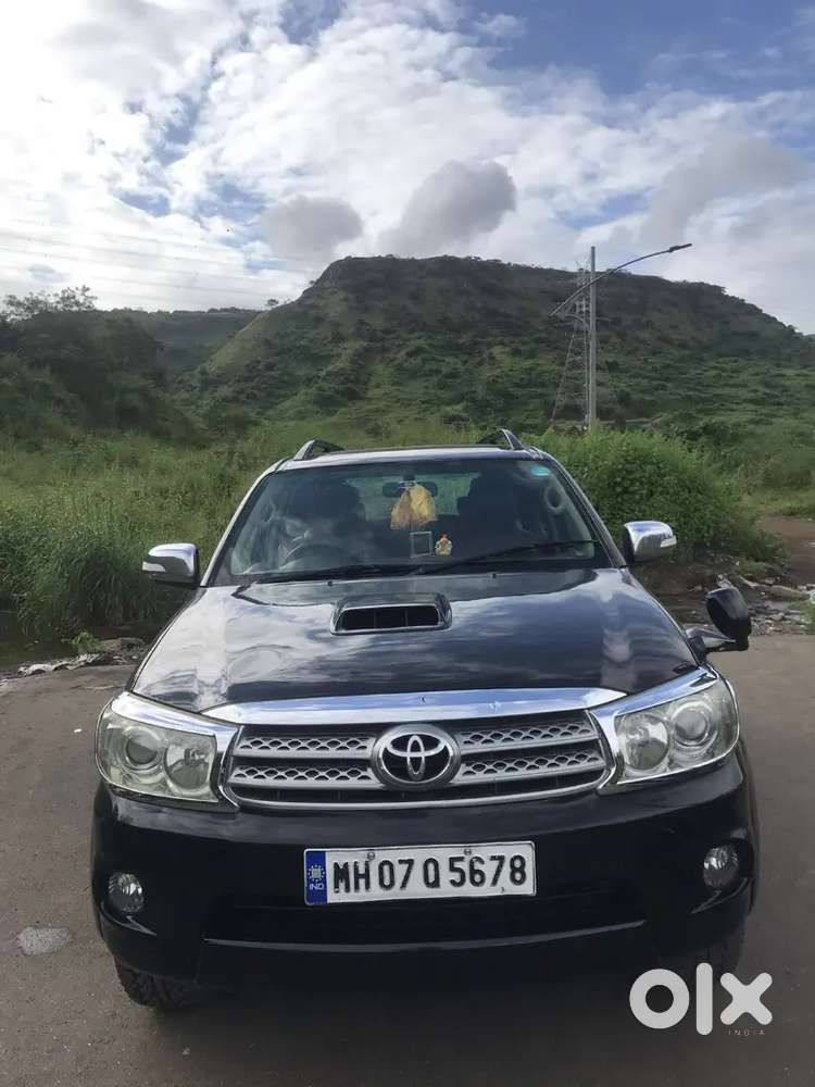 Toyota Fortuner 2011 Diesel 155000 Km Driven