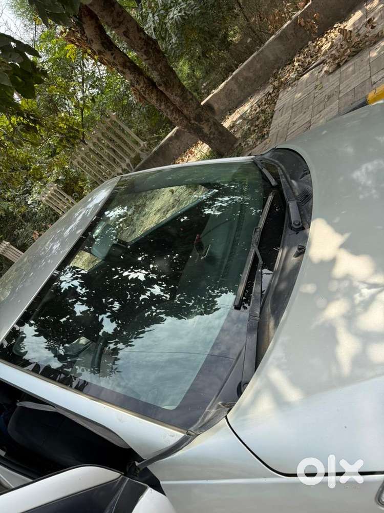 Maruti Suzuki Swift 2012 Cng & Hybrids Well Maintained