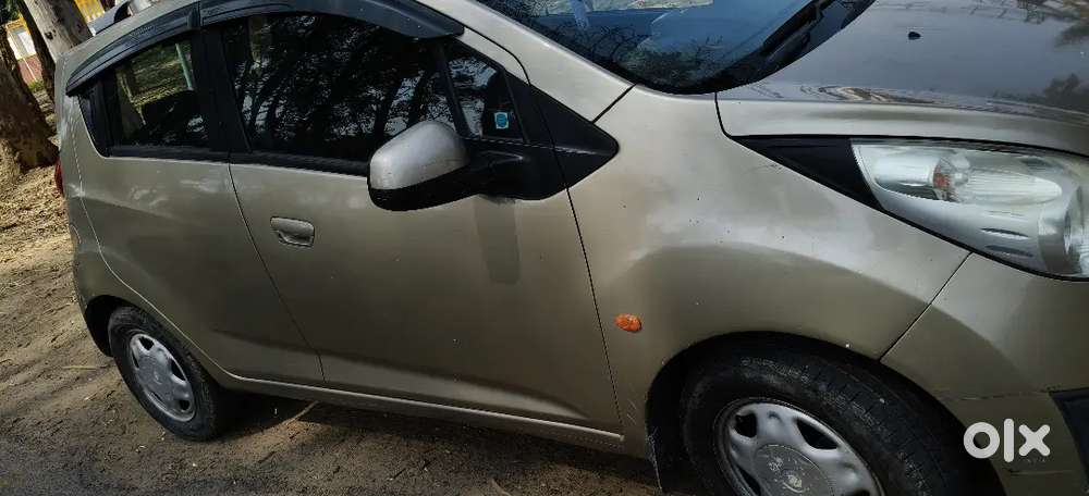 Chevrolet Beat Lt टॉप मॉडल डीजल 25 माइलेज  नए टायर और बैटरी फैमिल Car
