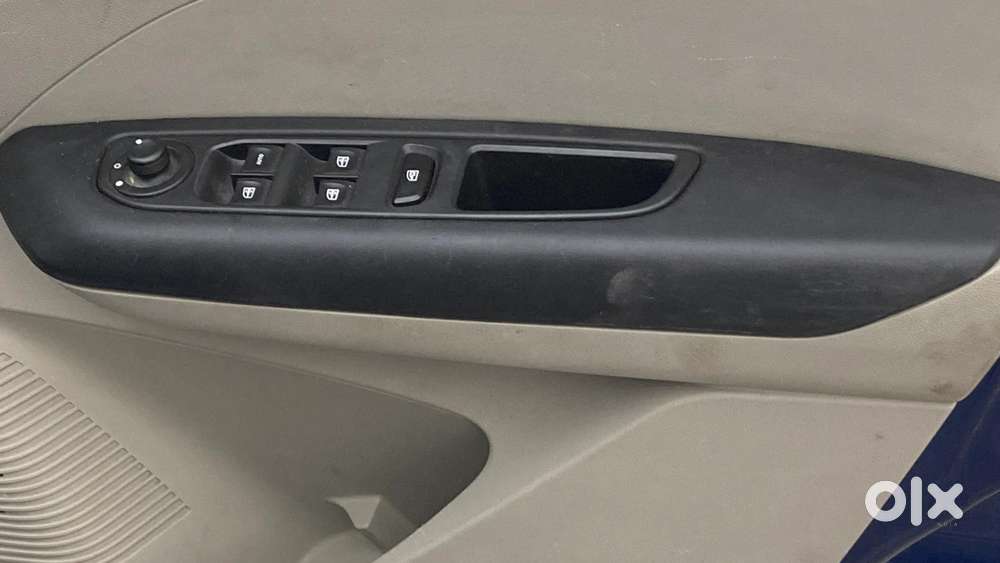 Renault Triber 1.0 Rxz Dual Tone, 2021, Petrol