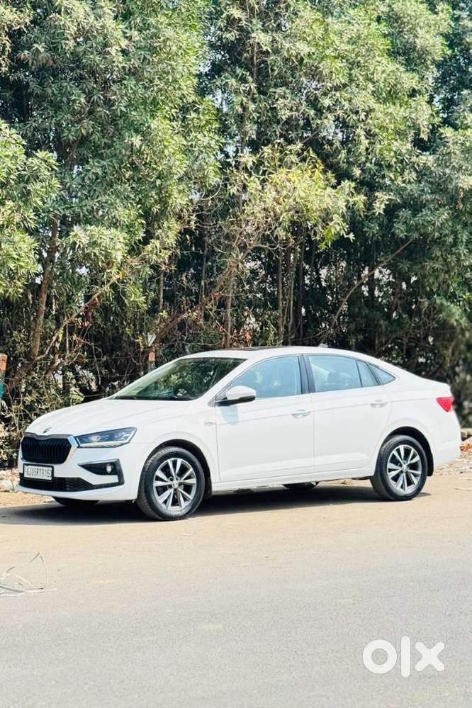 Skoda Slavia 1.0 Tsi Style At, 2023, Petrol