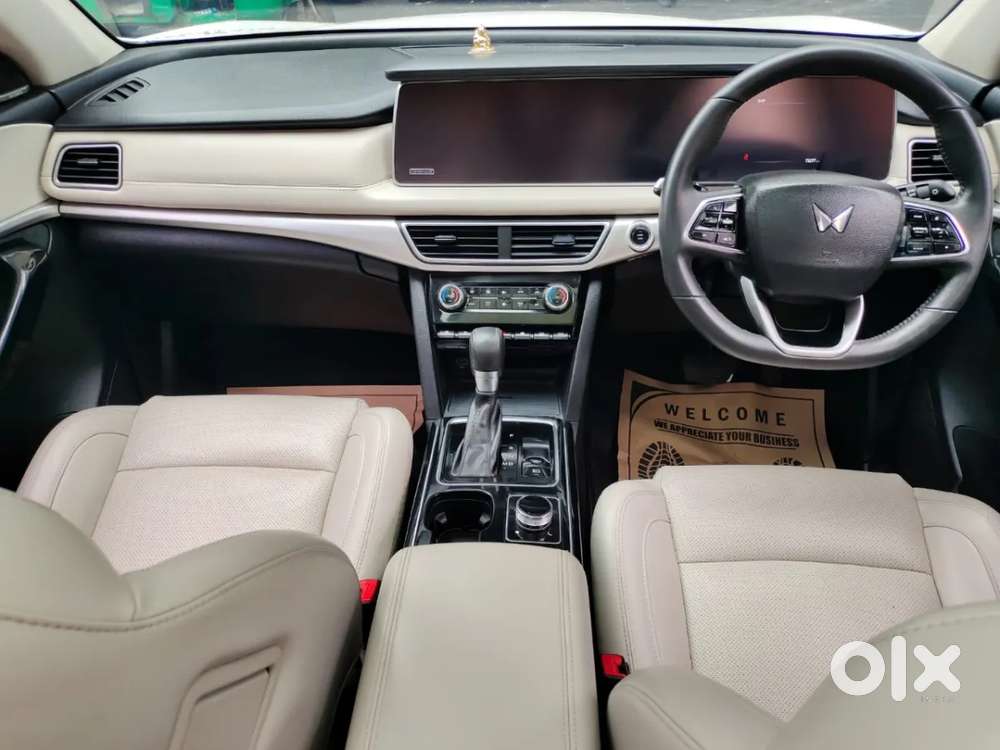 Mahindra XUV700 2.2 AX 7 Diesel AT Luxury Pack Str AWD, 2022, Diesel