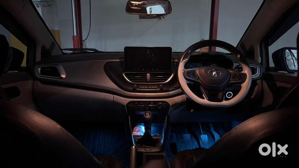 Tata Altroz 2020 Pure Grey Petrol Well Maintained