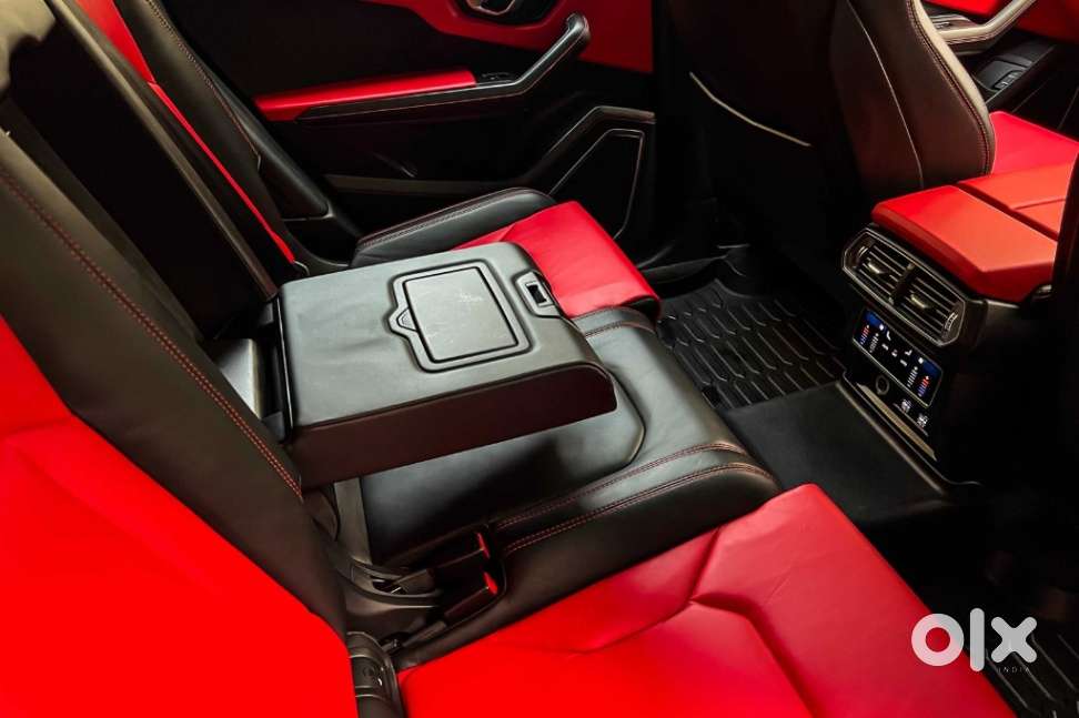 Lamborghini Urus, 2021, Petrol