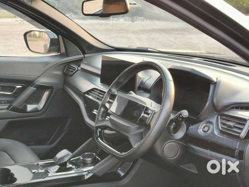 Tata Safari Accomplished Dark Edition, 2023, Diesel