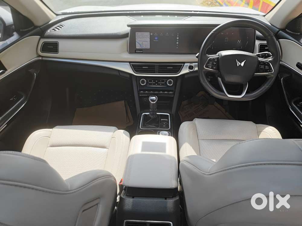 Mahindra Xuv700 2.2 Ax 7 Diesel Mt Luxury Pack Str, 2024, Diesel