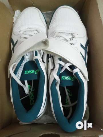 Asics Customized Cricket Bowling spikes Shoes Sports Equipment