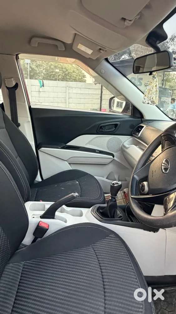 Mahindra Xuv300 W4, 2022, Petrol