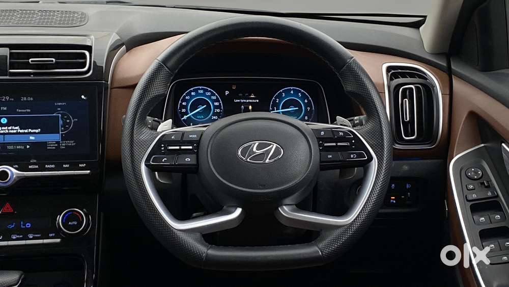 Hyundai Alcazar 2.0 Signature (o) Petrol At 6 Str, 2022, Petrol