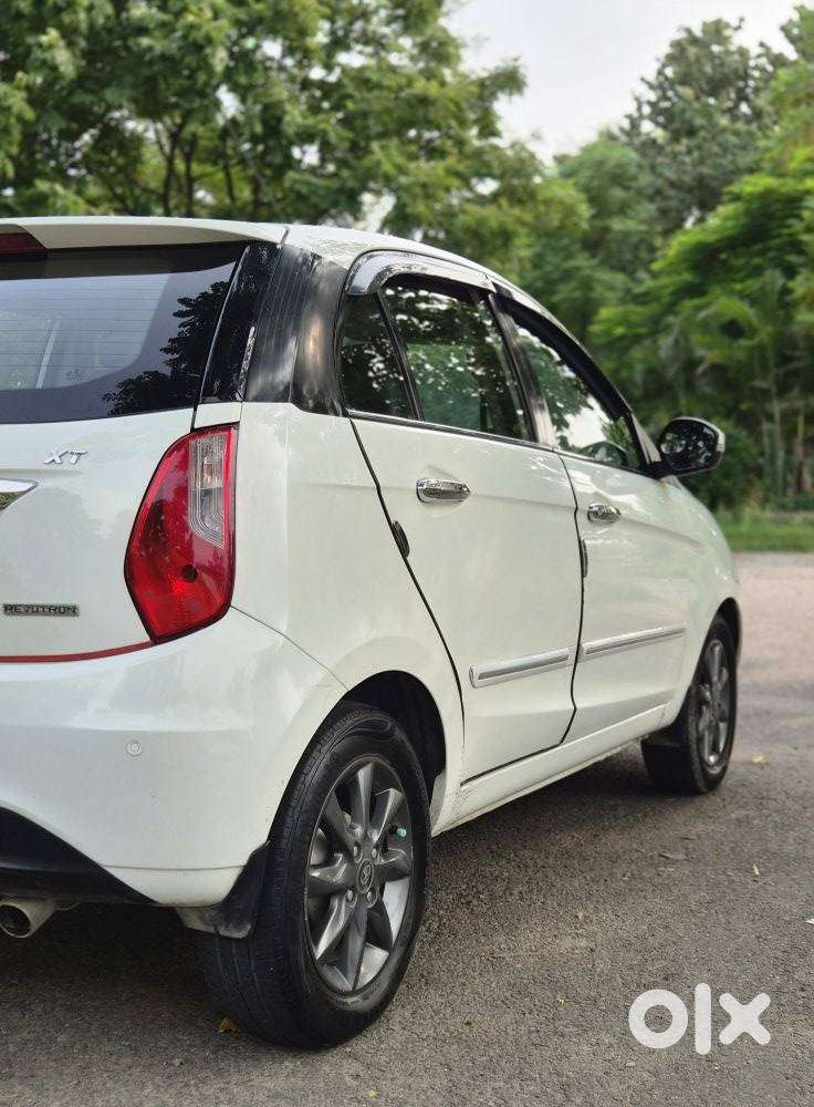 Tata Bolt Revotron Xt, 2015, Petrol