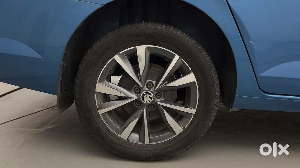 Skoda Slavia Style 1.0l Tsi At, 2022, Petrol