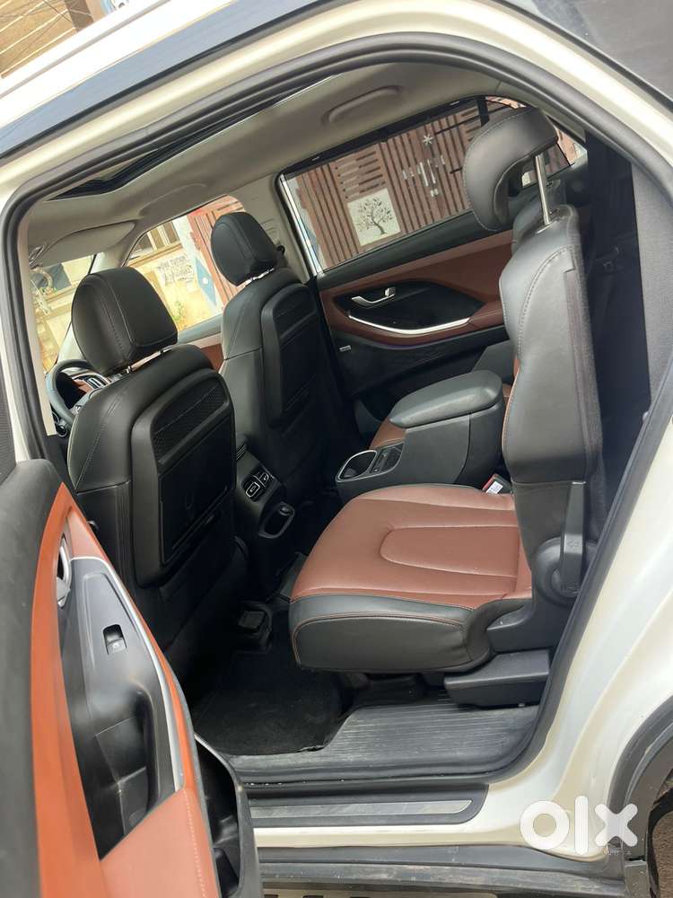 Hyundai Alcazar 1.5 Signature (o) Diesel At 6 Str Dual Tone, 2022, D..