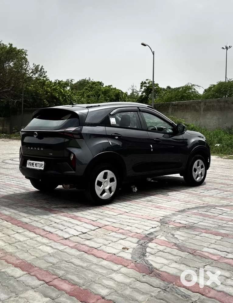 Tata Nexon, 2025, Petrol