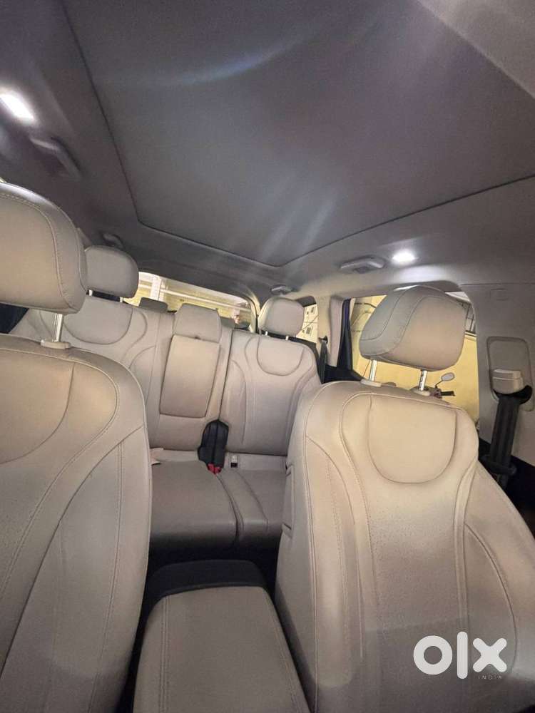 Xuv700 Ax7 - Pet Auto - 7 Seater