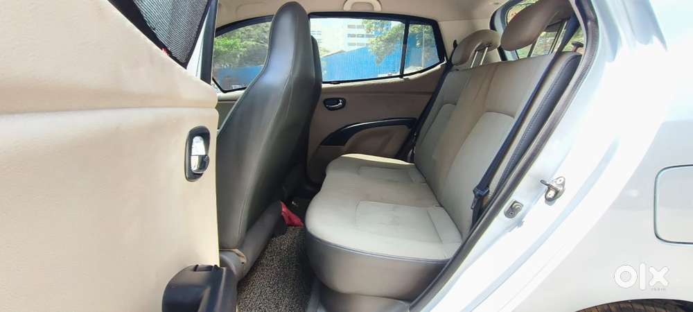 Hyundai I10 Sportz At, 2013, Petrol