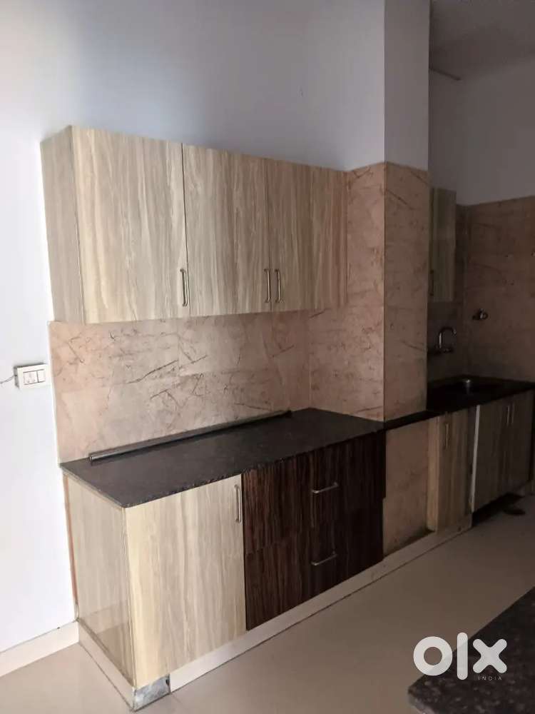 Star Pacific home society 5 room set available in good location
