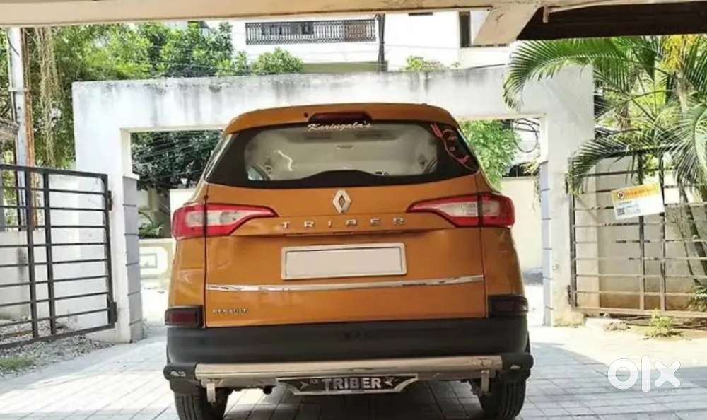 Am Selling My Car Which Is In Brand New 7 Seater