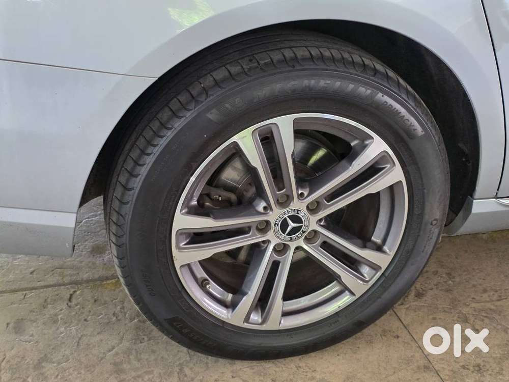 2022 Mercedes E220d Nov 2022 35900 Kms Company Warranty Till Nov 2027