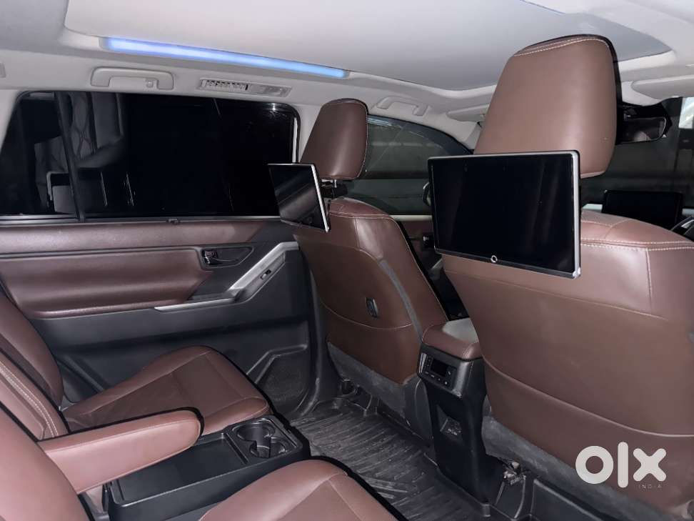 Toyota Innova Hycross 2.0 Zx (o) Hybrid 7 Str, 2024, Petrol