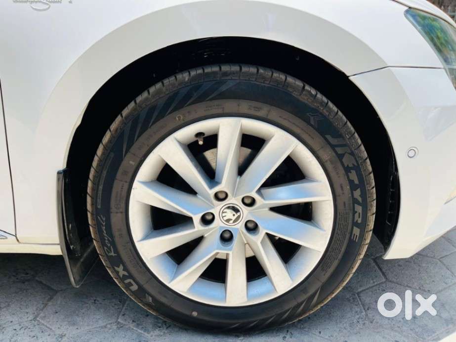 Skoda Superb 2.0 L&k Tsi At, 2019, Petrol