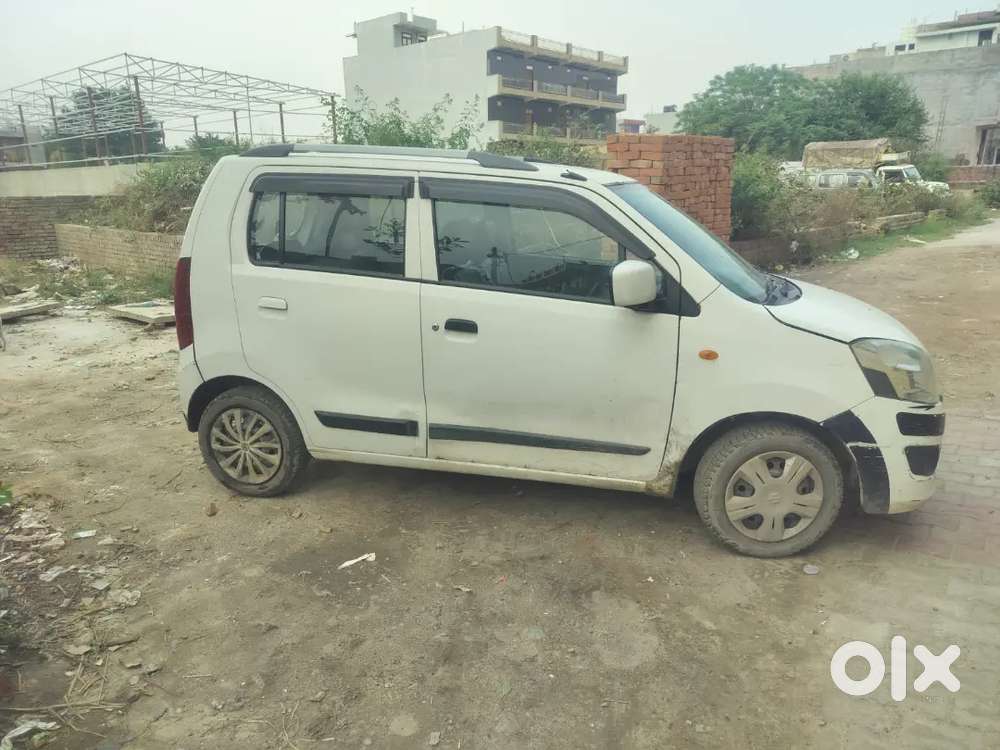 Bilkul Ok Car H Ek Hath Ki Chali Hui Hai