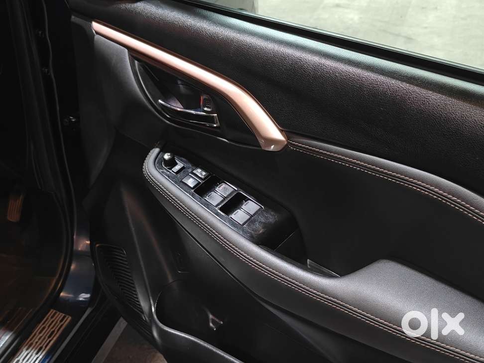 Maruti Suzuki Grand Vitara 1.5 Alpha Plus Intelligent Hybrid Ecvt, 2..