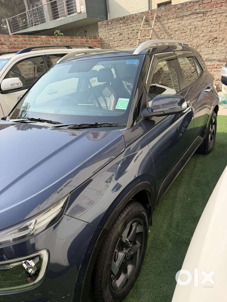 Hyundai Venue S (o) 1.2 Petrol Knight Edition, 2022, Petrol