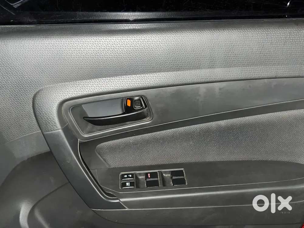 2017 Maruti Suzuki Brezza Vdi (o)