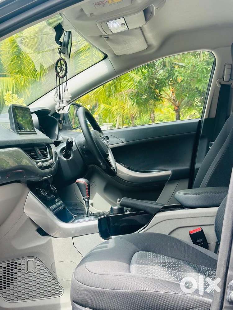 Tata Nexon 1.2 Revotron Xza Plus, 2018, Petrol