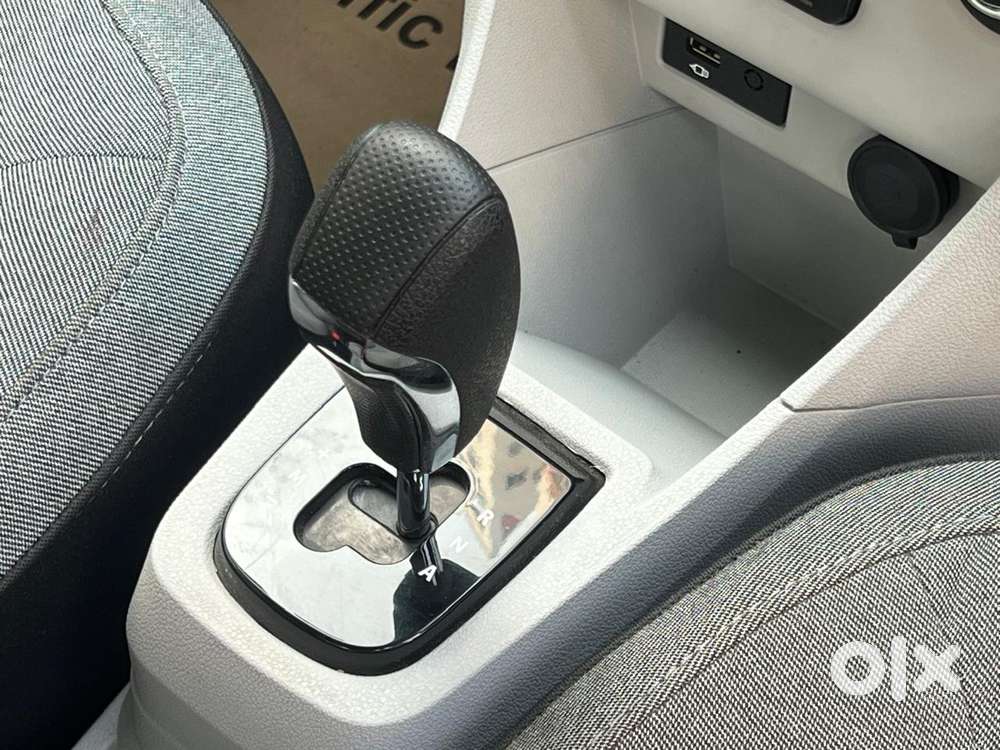 Tata Tiago 1.2 Revotron Xta, 2025, Petrol