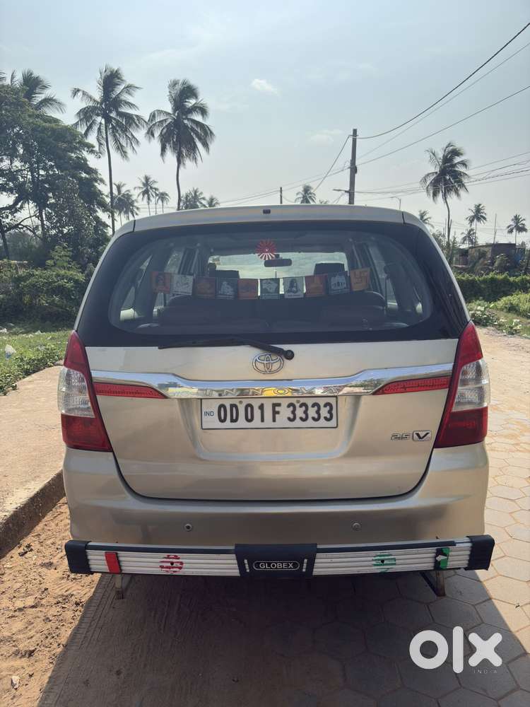 Toyota Innova 2.5 Vx 8 Str Bs-iii, 2015, Diesel