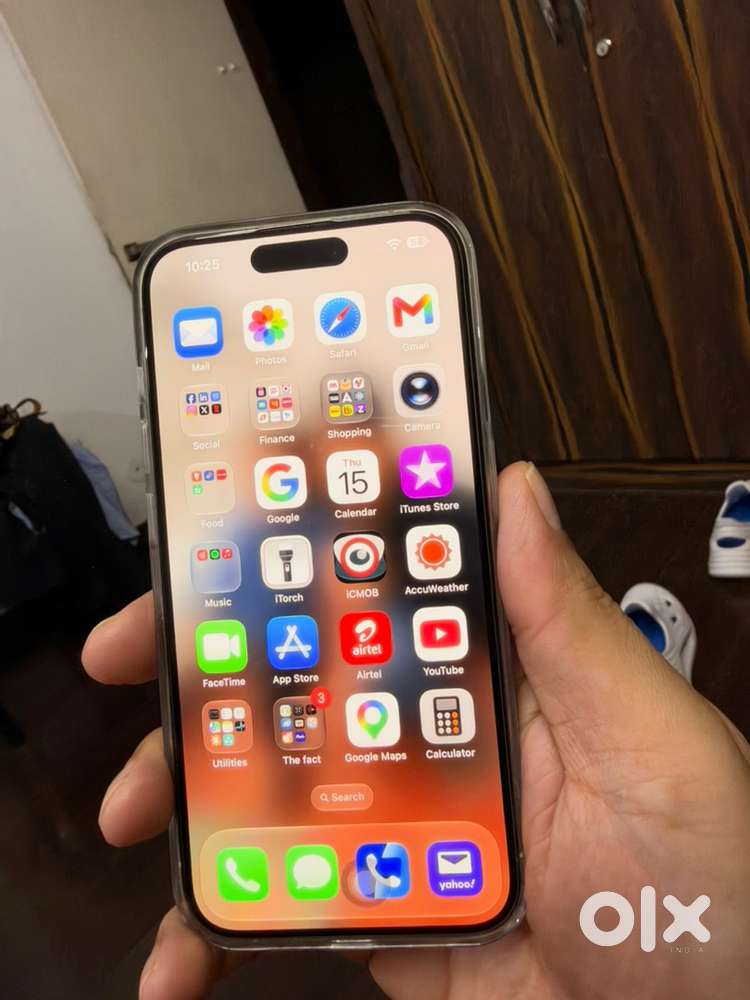 15 Pro white colour