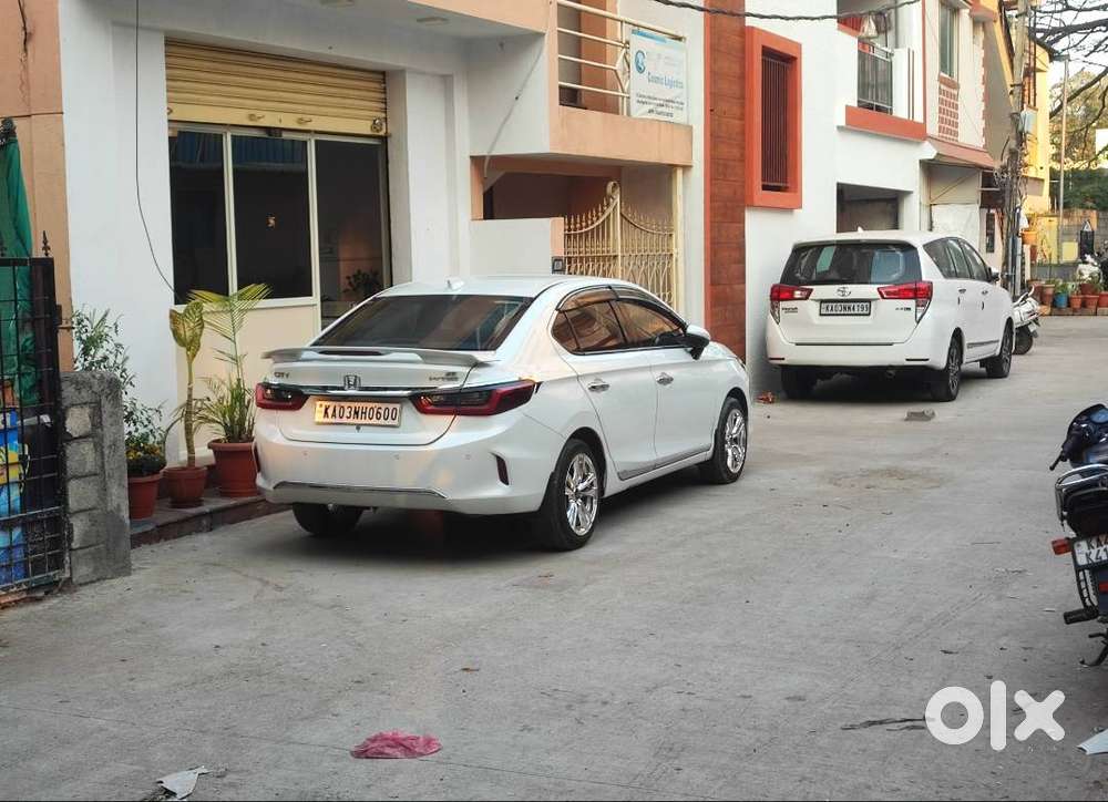 White Top End Automatic Petrol Honda City Car 5th Generation Zx Cvt I