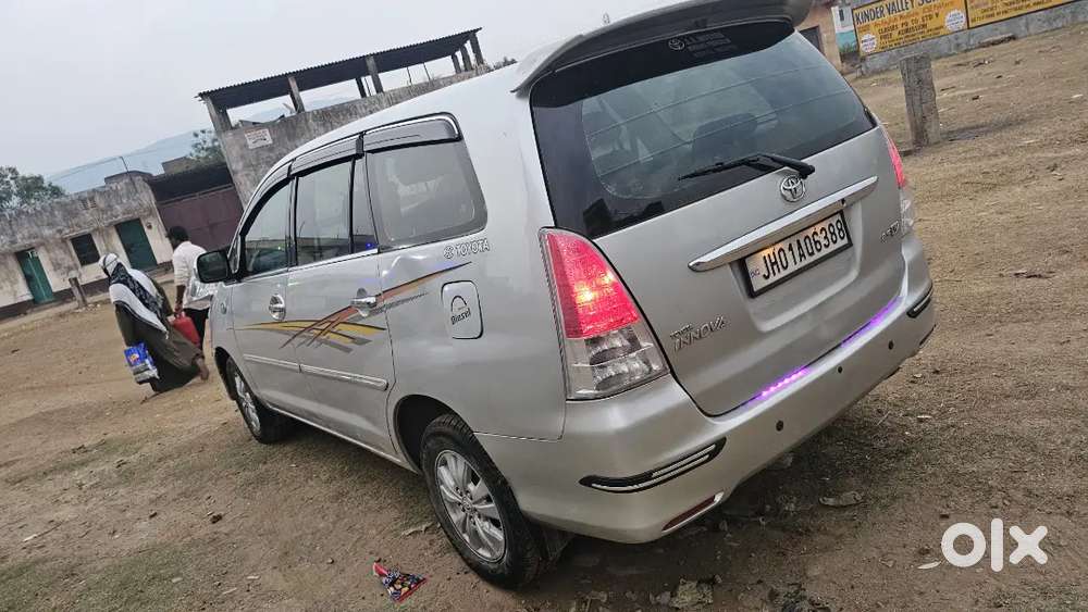 Toyota Innova 2012 Diesel 300000 Km Driven