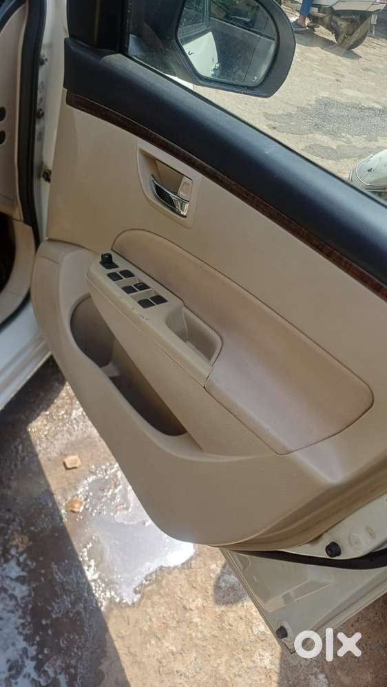 Maruti Suzuki Swift Dzire Petrol 70000 Km Driven