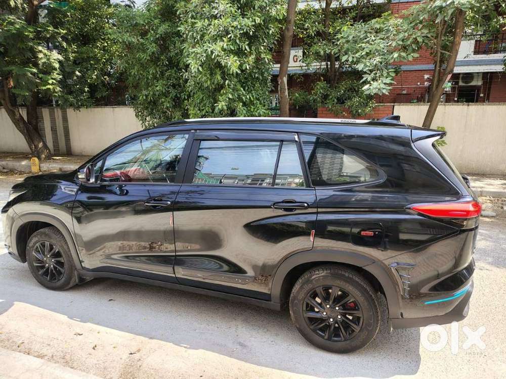 Toyota Innova Hycross 2.0 Gx 8 Str, 2023, Petrol