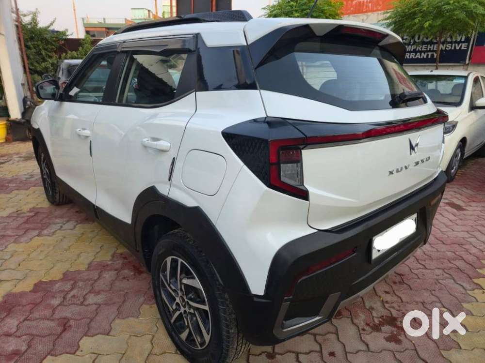 Mahindra Xuv 3xo Ax5 Pm Mt, 2023, Petrol