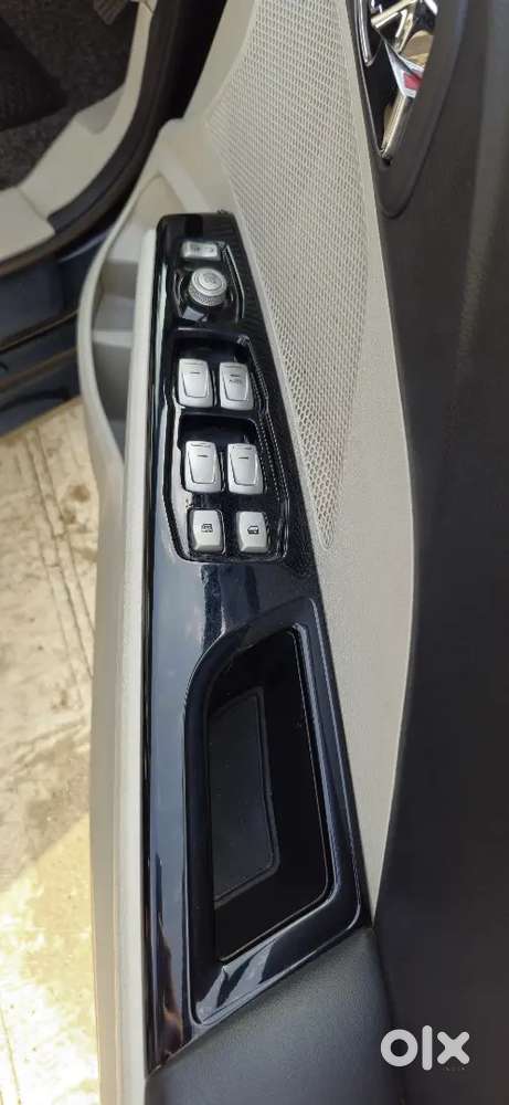 Mahindra Xuv300 2023 Diesel Well Maintained