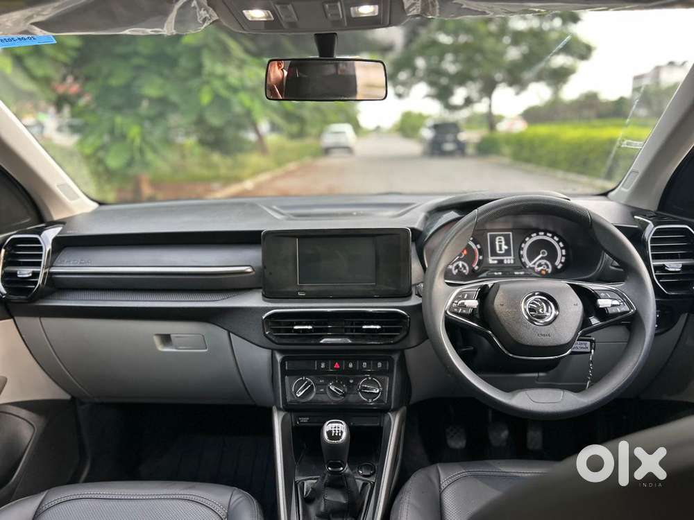 Skoda Kylaq Signature, 2025, Petrol