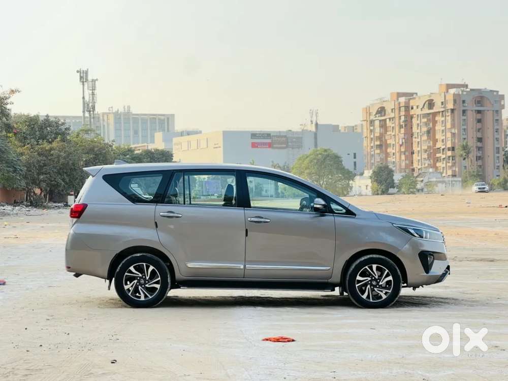 Toyota Innova Crysta [2020-ongoing] 2.4 Vx 8 Str, 2022, Diesel