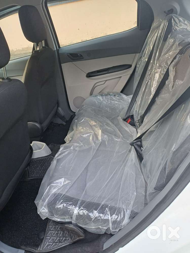 Tata Tiago 1.2 Revotron Xt (o), 2025, Petrol