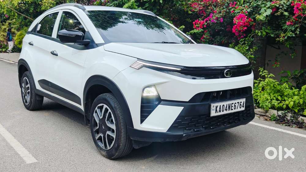 Tata Nexon Smart Plus1.2 Revotron Petrol 5 Mt, 2024, Petrol