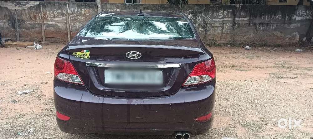Hyundai Fluidic Verna 2013 Cng